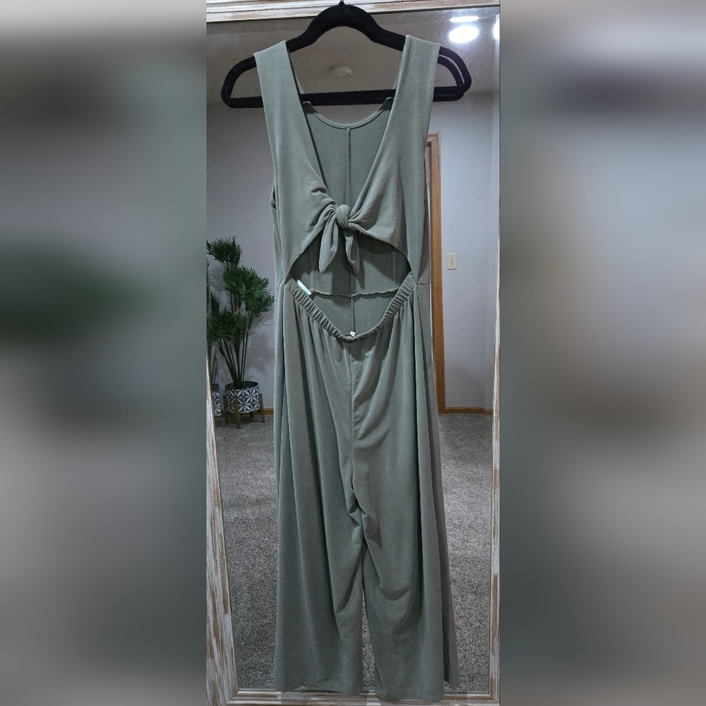 Black Swan Olive Green Sleeveless Jumpsuit - Picture 4 of 6